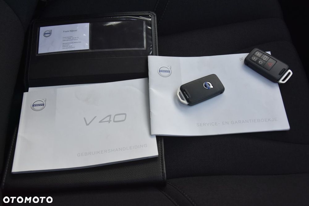 Volvo V40 D2 Geartronic Momentum - 19