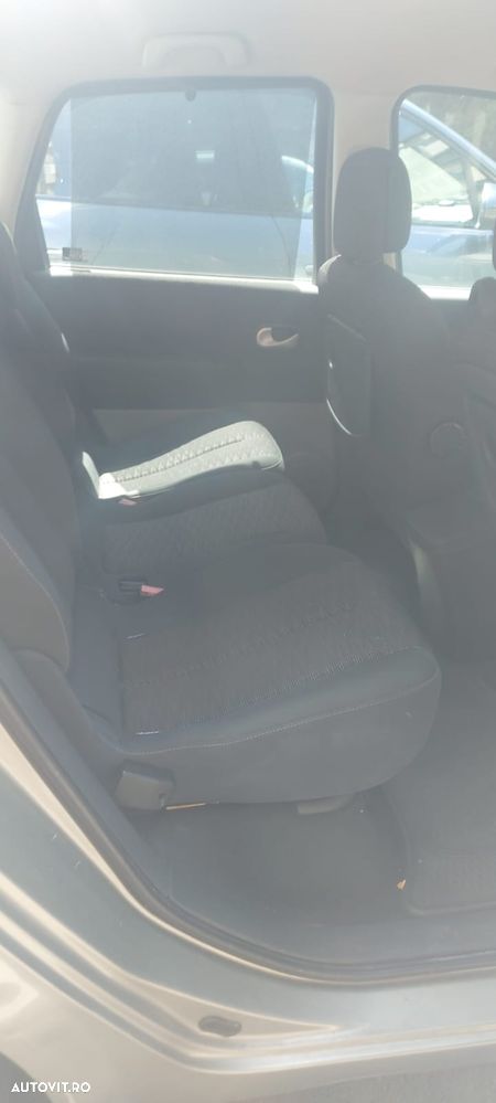 Renault Scenic II 1.6 Dynamique - 8