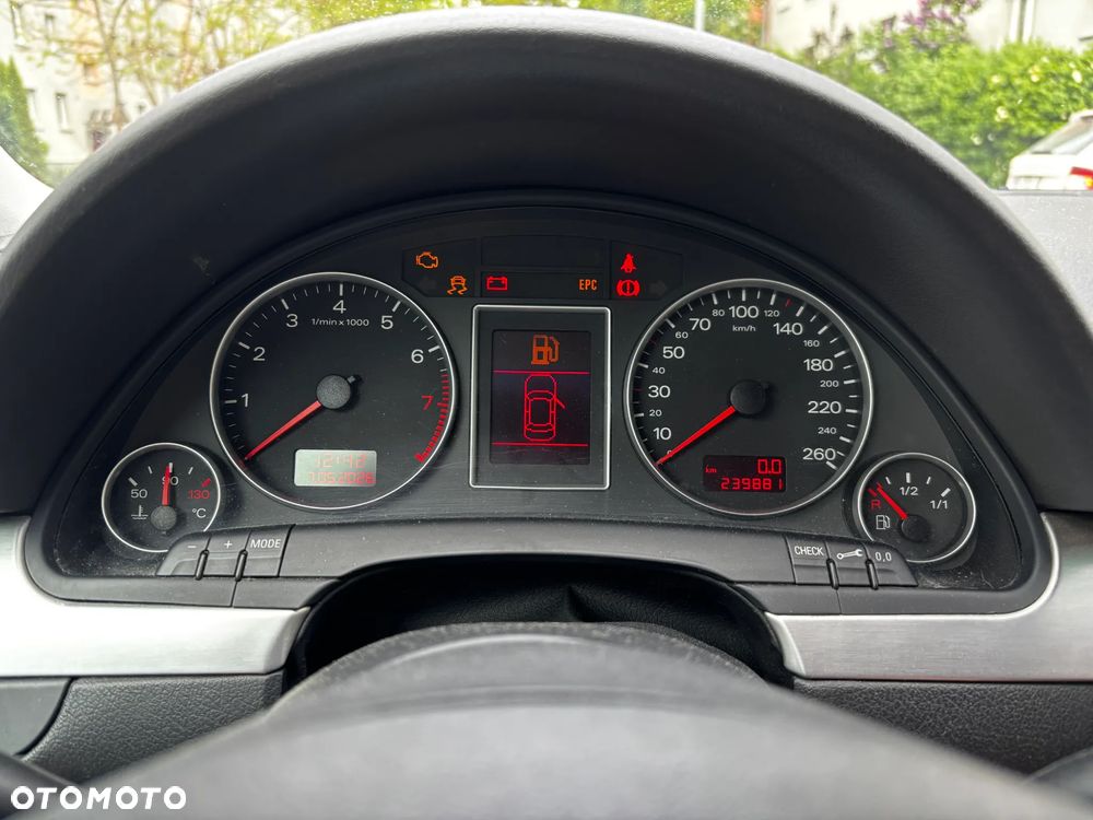 Audi A4 Limousine 1.6 - 12