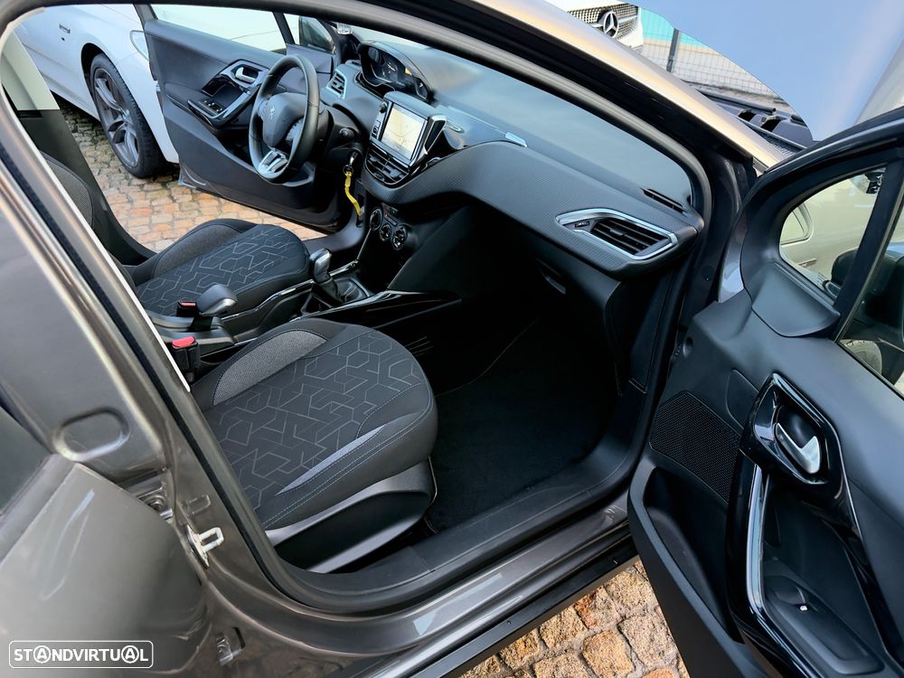 Peugeot 2008 1.5 BlueHDi Signature - 49