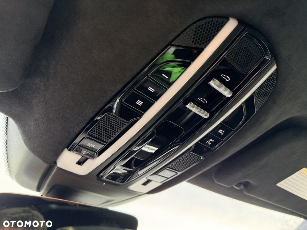 Porsche Panamera Turbo S E-Hybrid - 35