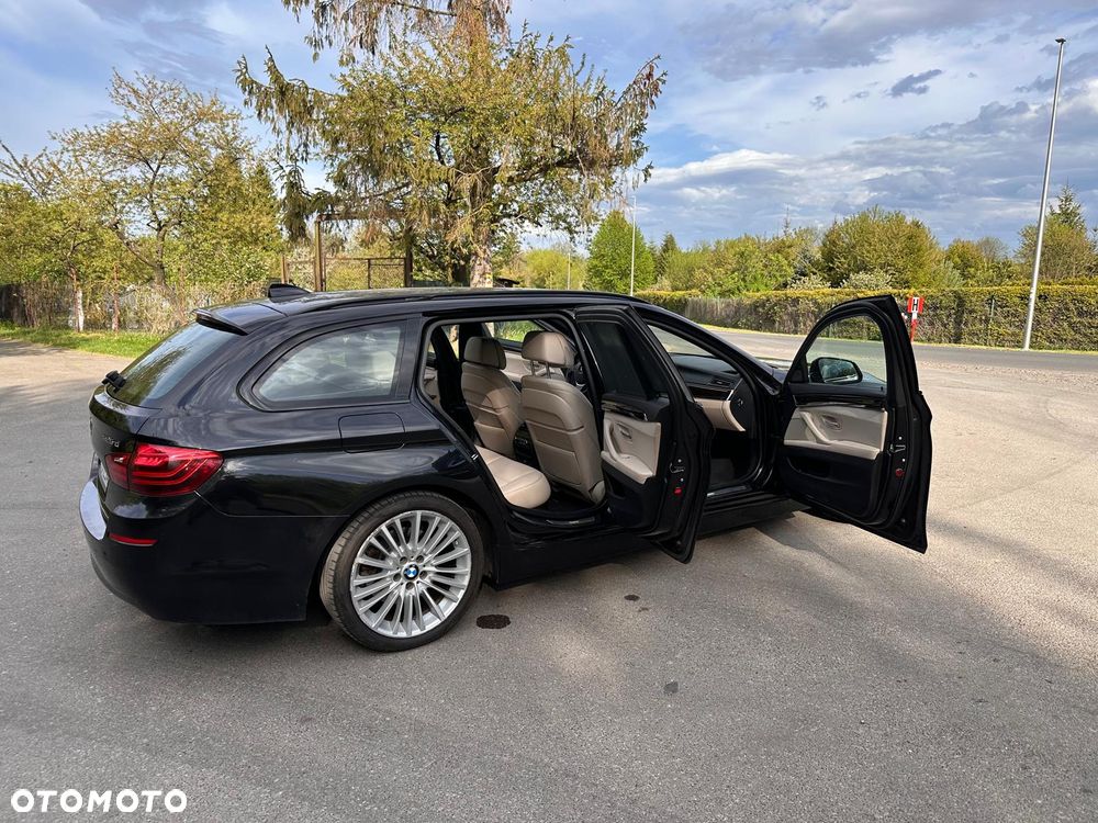 BMW Seria 5 525d Luxury Line - 9