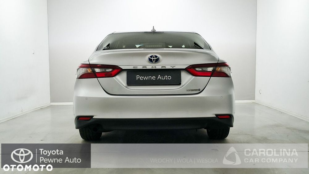 Toyota Camry 2.5 Hybrid Comfort CVT - 24