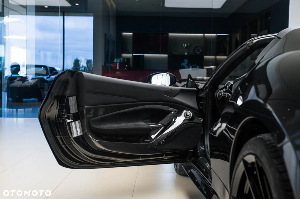 Ferrari F8 Spider Standard - 23