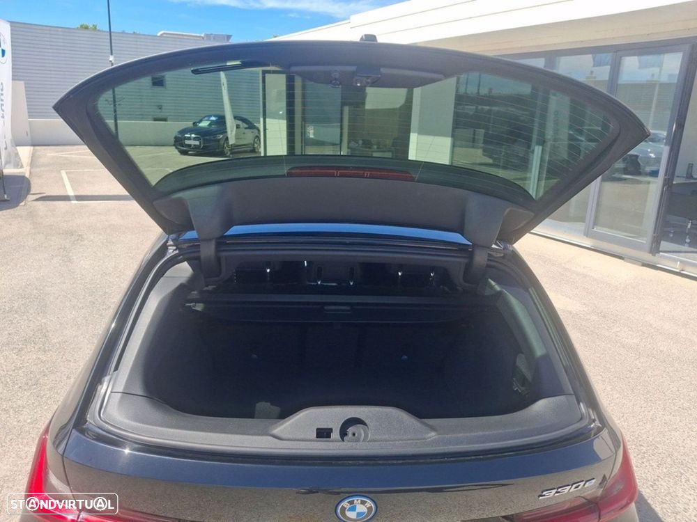 BMW 330 e Pack Desportivo M Auto - 16