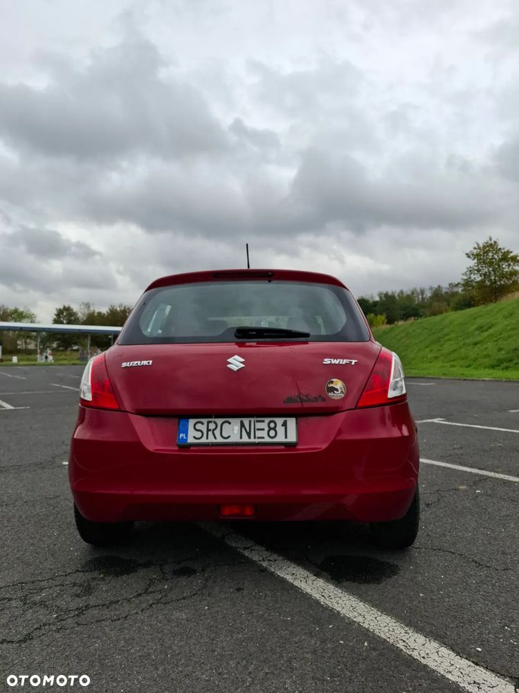 Suzuki Swift - 4