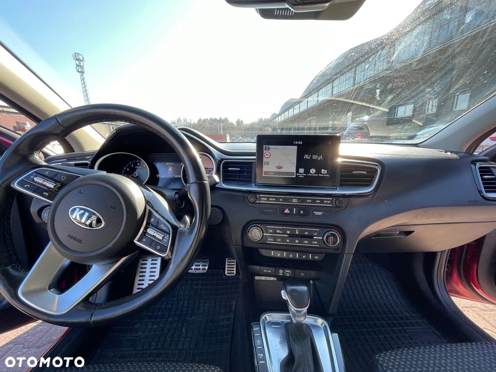 Kia Ceed - 10
