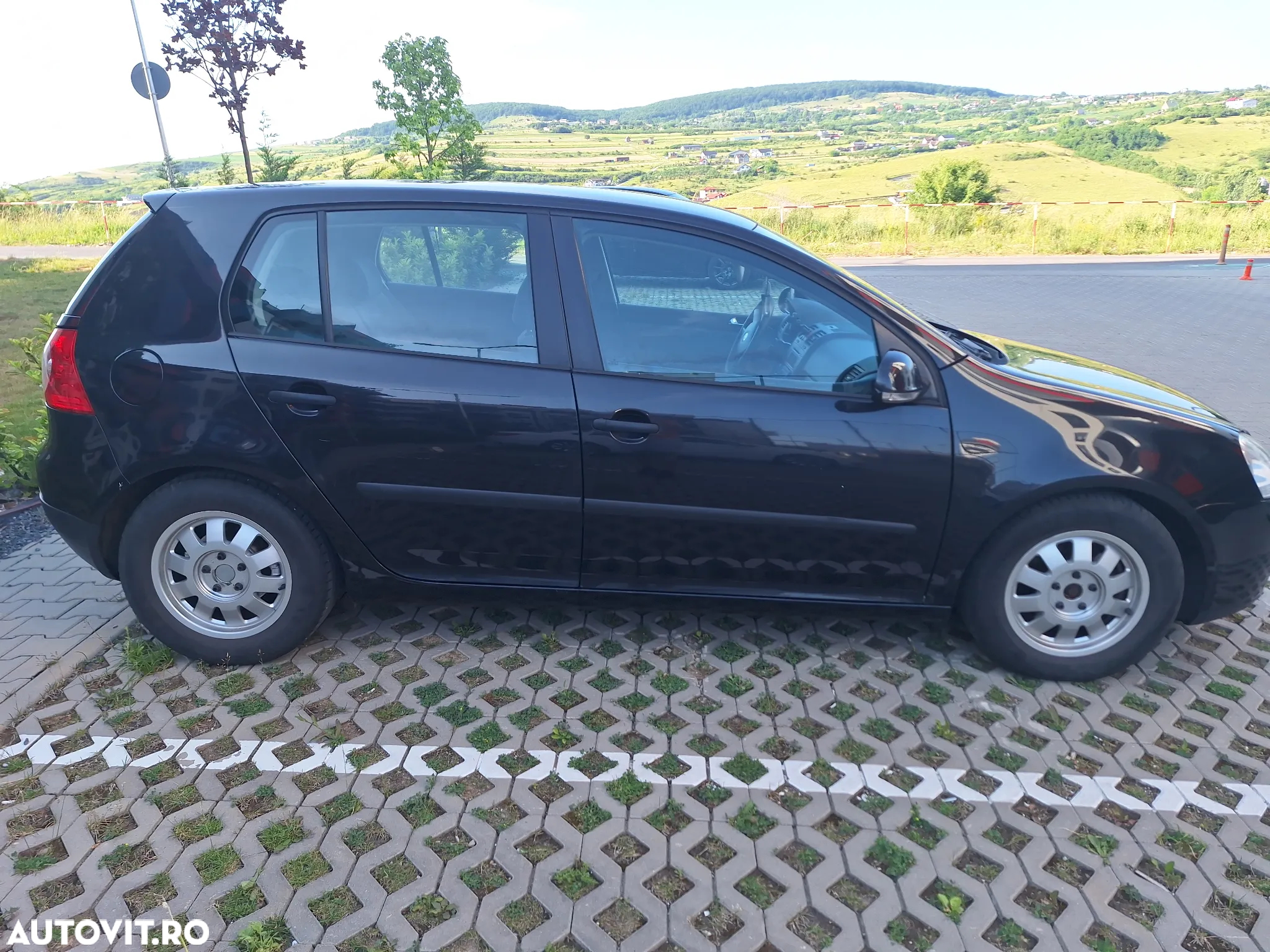 Volkswagen Golf 1.6 Comfortline Aut - 4