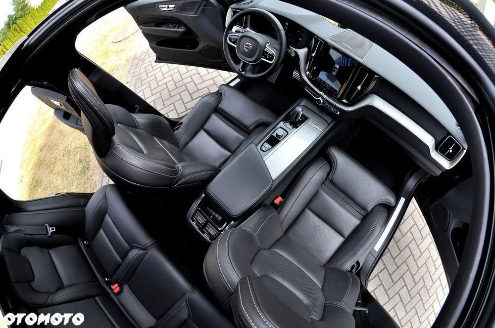 Volvo XC 60 B5 D AWD Ultimate Dark - 22