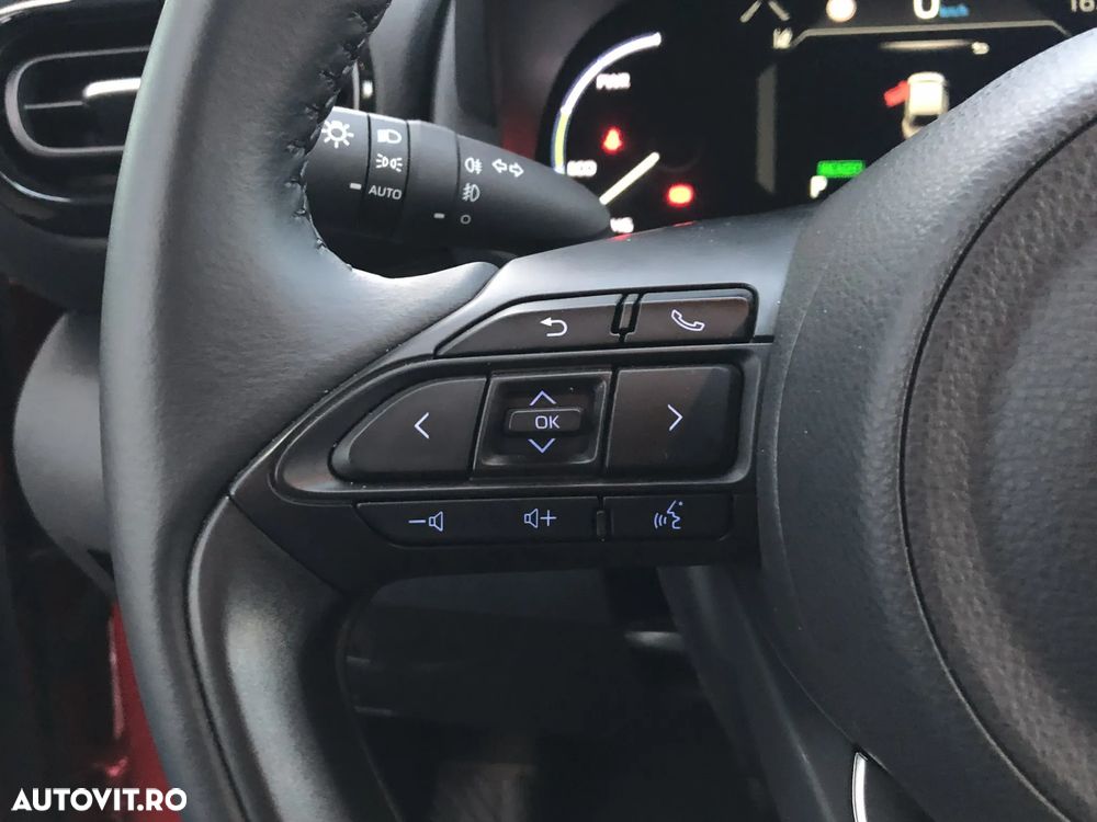 Toyota Yaris Cross 1.5 VVT-i HSD 4x2 Dynamic - 15