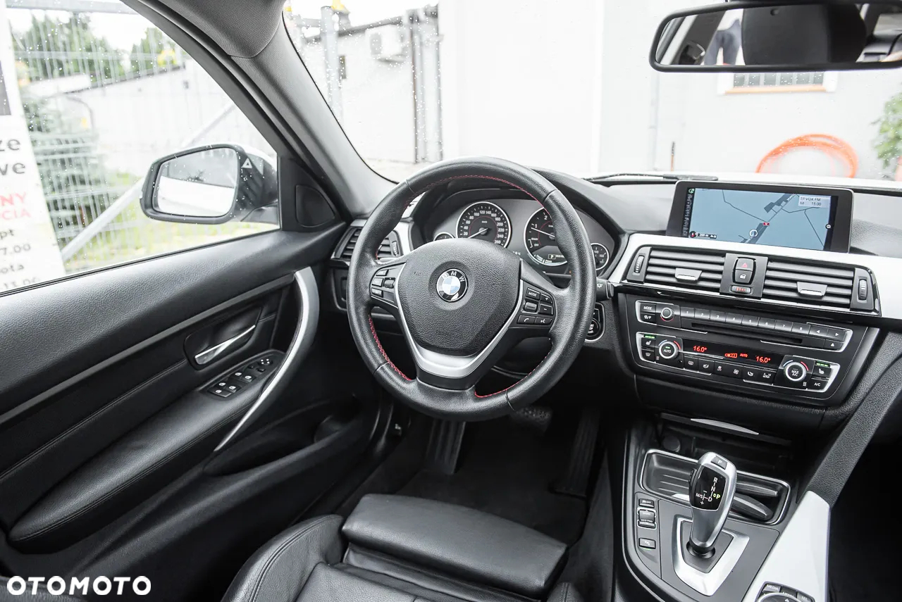 BMW Seria 3 320d Touring xDrive Sport Line - 26