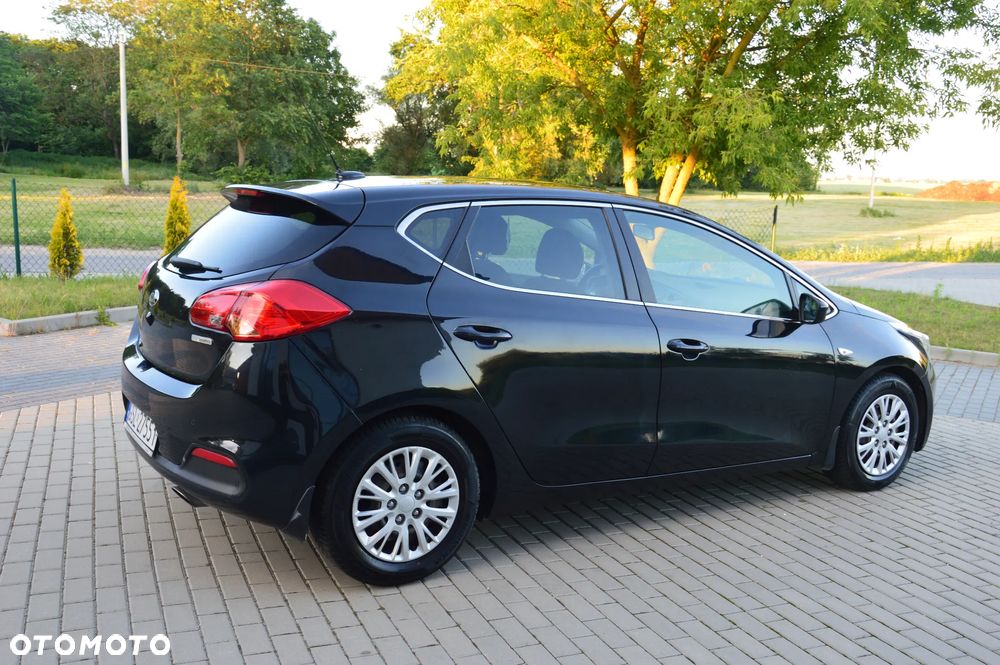 Kia Ceed - 11