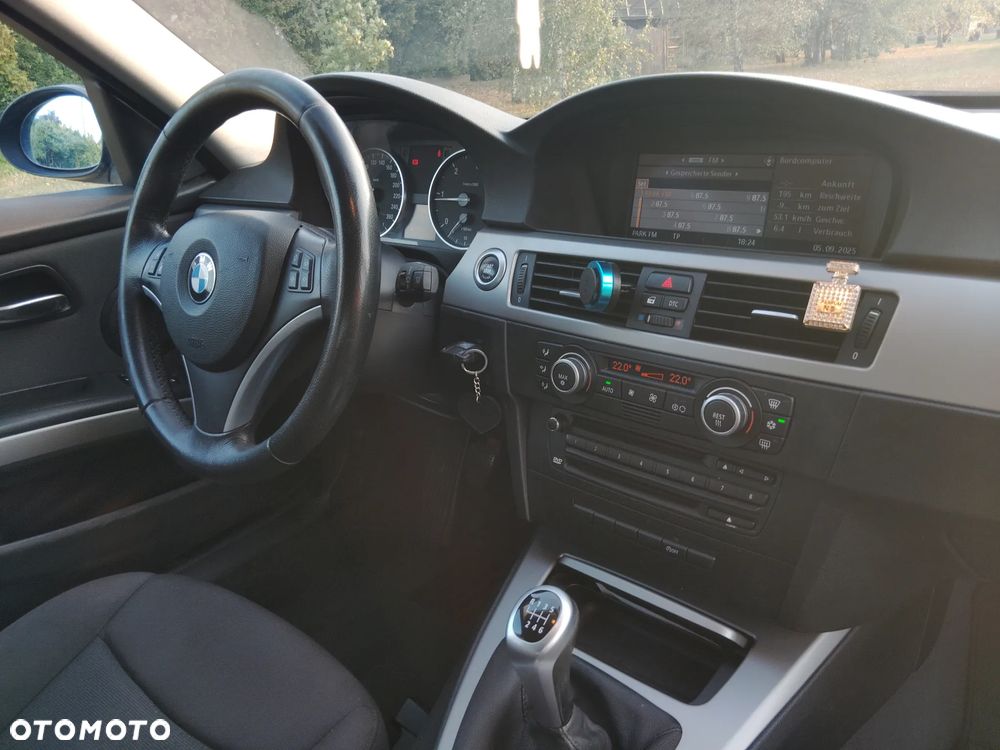 BMW Seria 3 320d - 8
