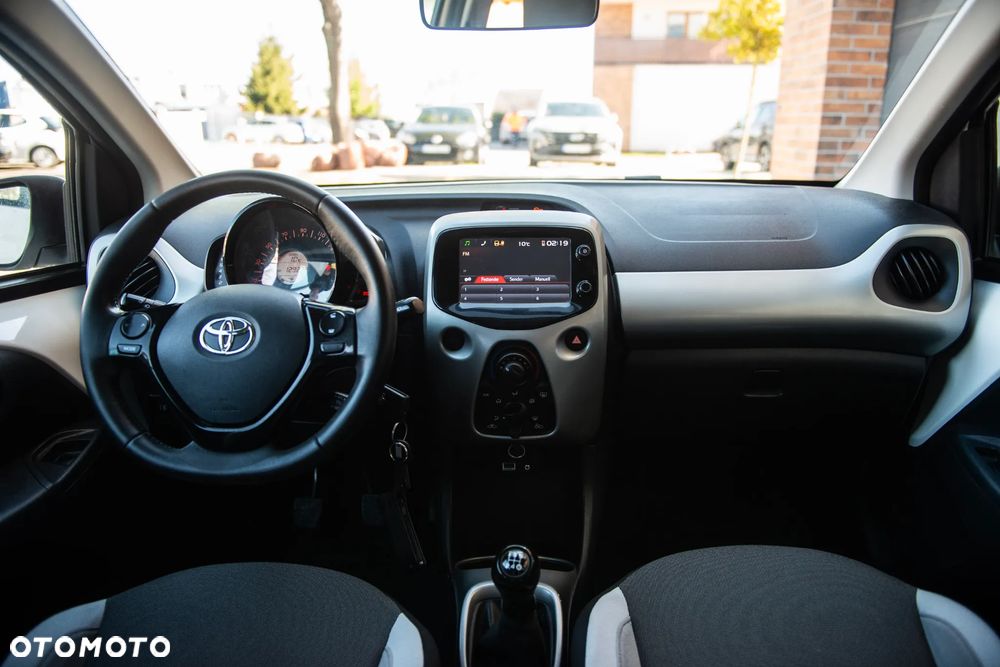 Toyota Aygo x-play Eco - 23