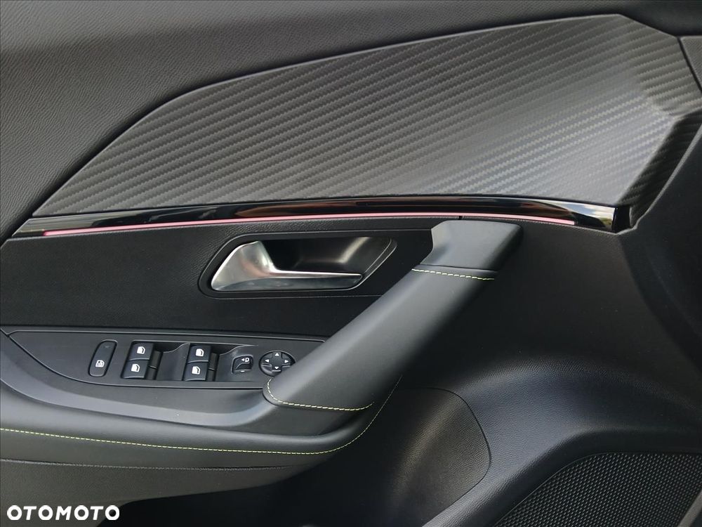 Peugeot 2008 1.2 PureTech GT Line S&S - 13