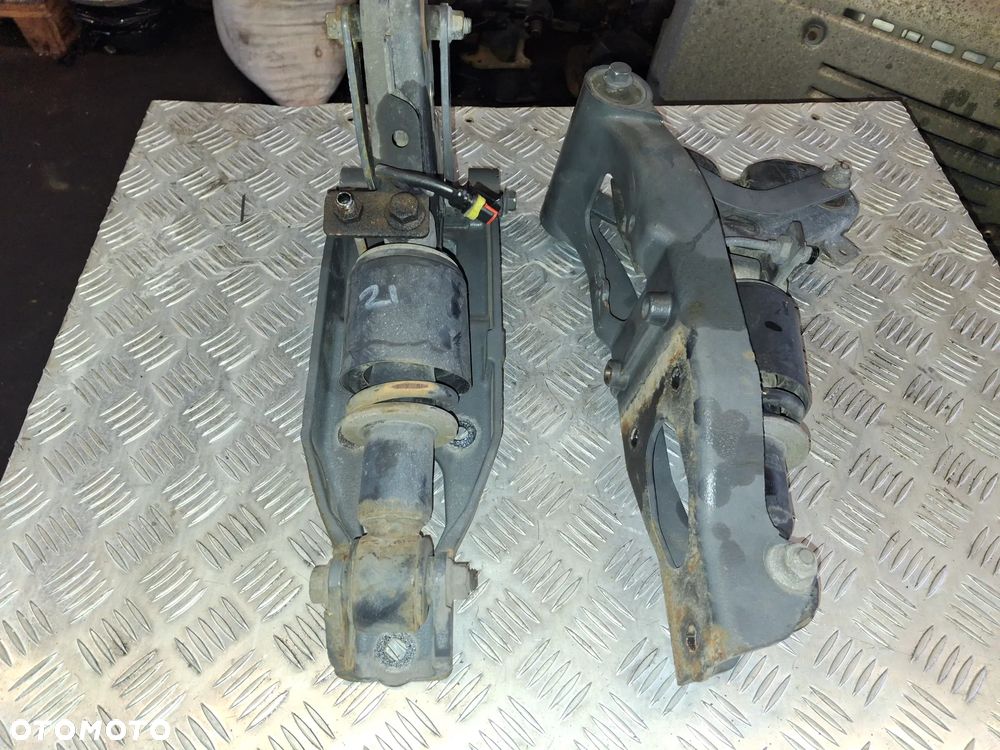 ZAMEK AMORTYZATOR ZAWIESZENIA KABINY DAF LF 220 EURO 6 - 2