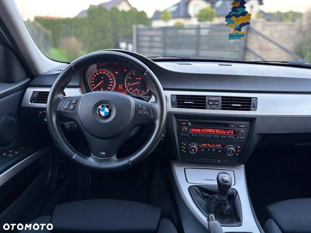 BMW Seria 3 320i - 7