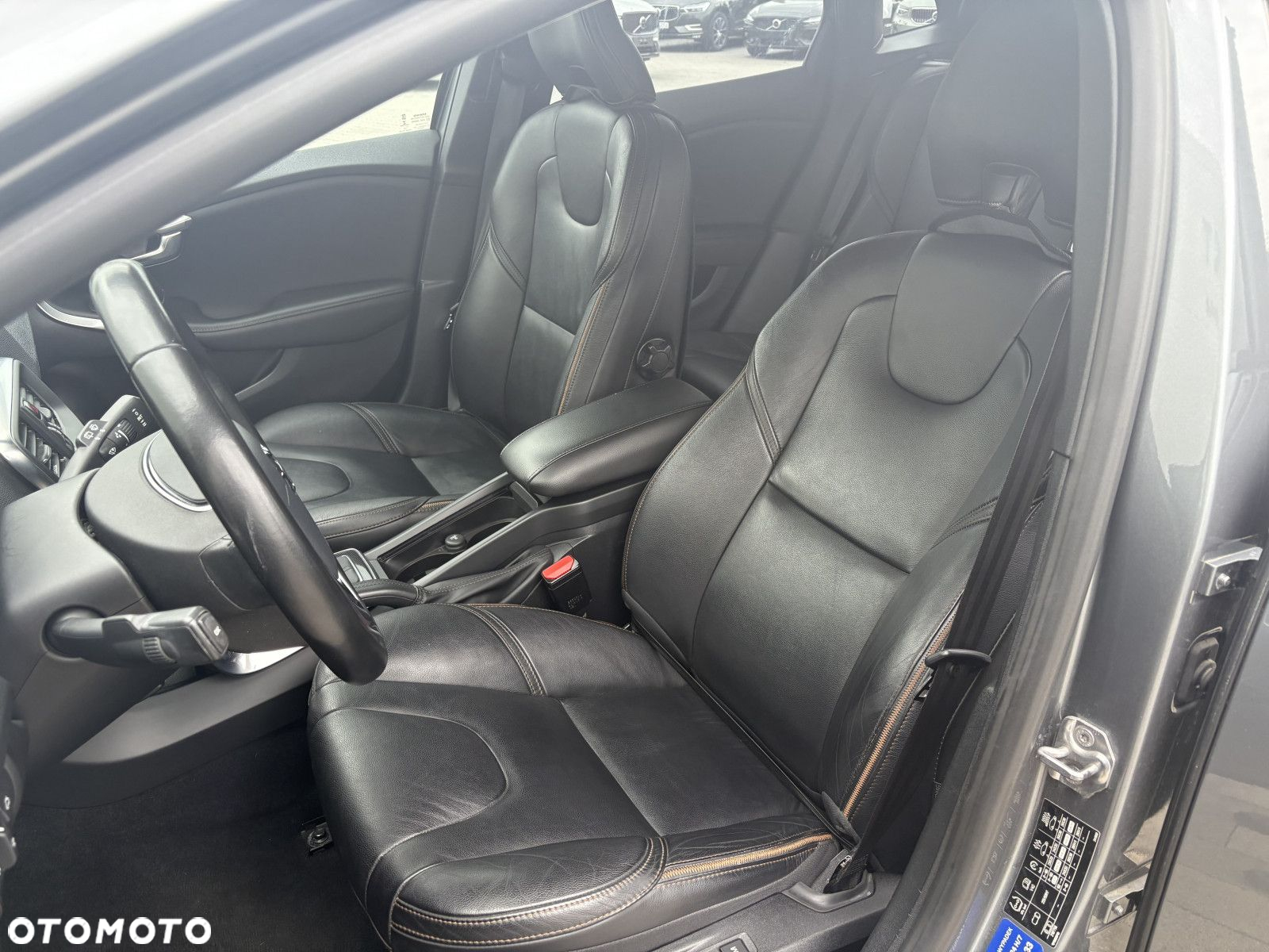 Volvo V40 - 23