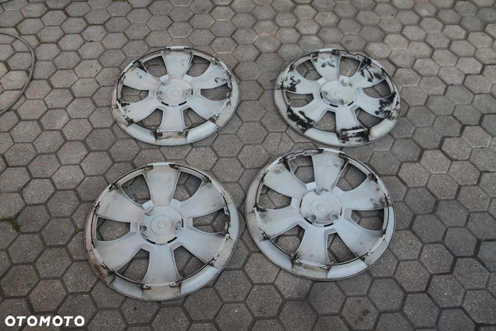 Kołpaki  Oryginalne  Skoda 15" 6V0601147C - 9