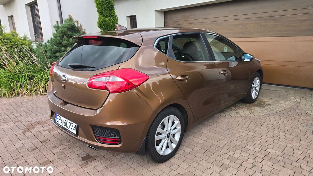 Kia Ceed - 9