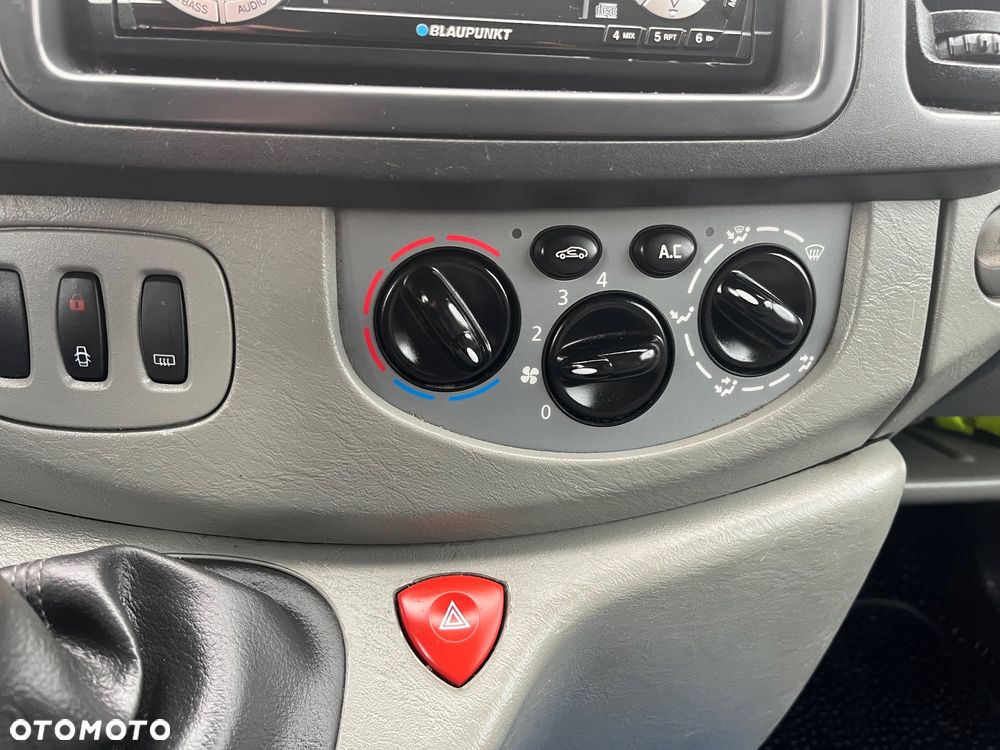 Renault Trafic - 10