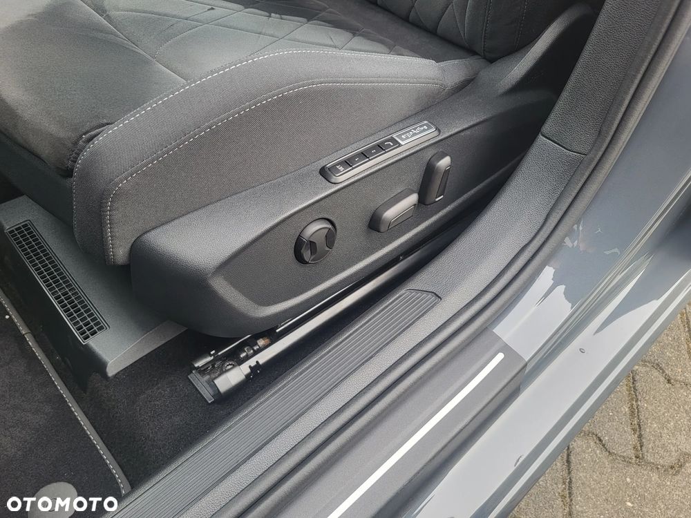 Volkswagen Golf - 24