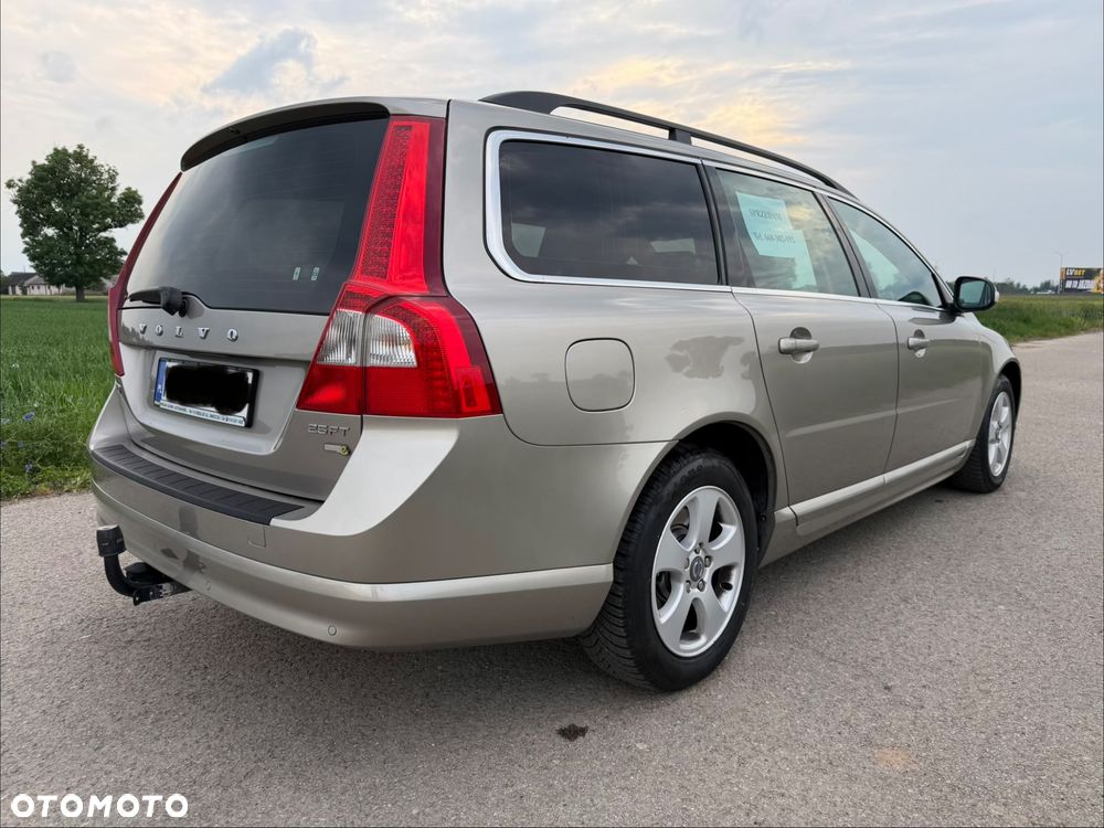 Volvo V70 2.5T R-Design Summum - 8