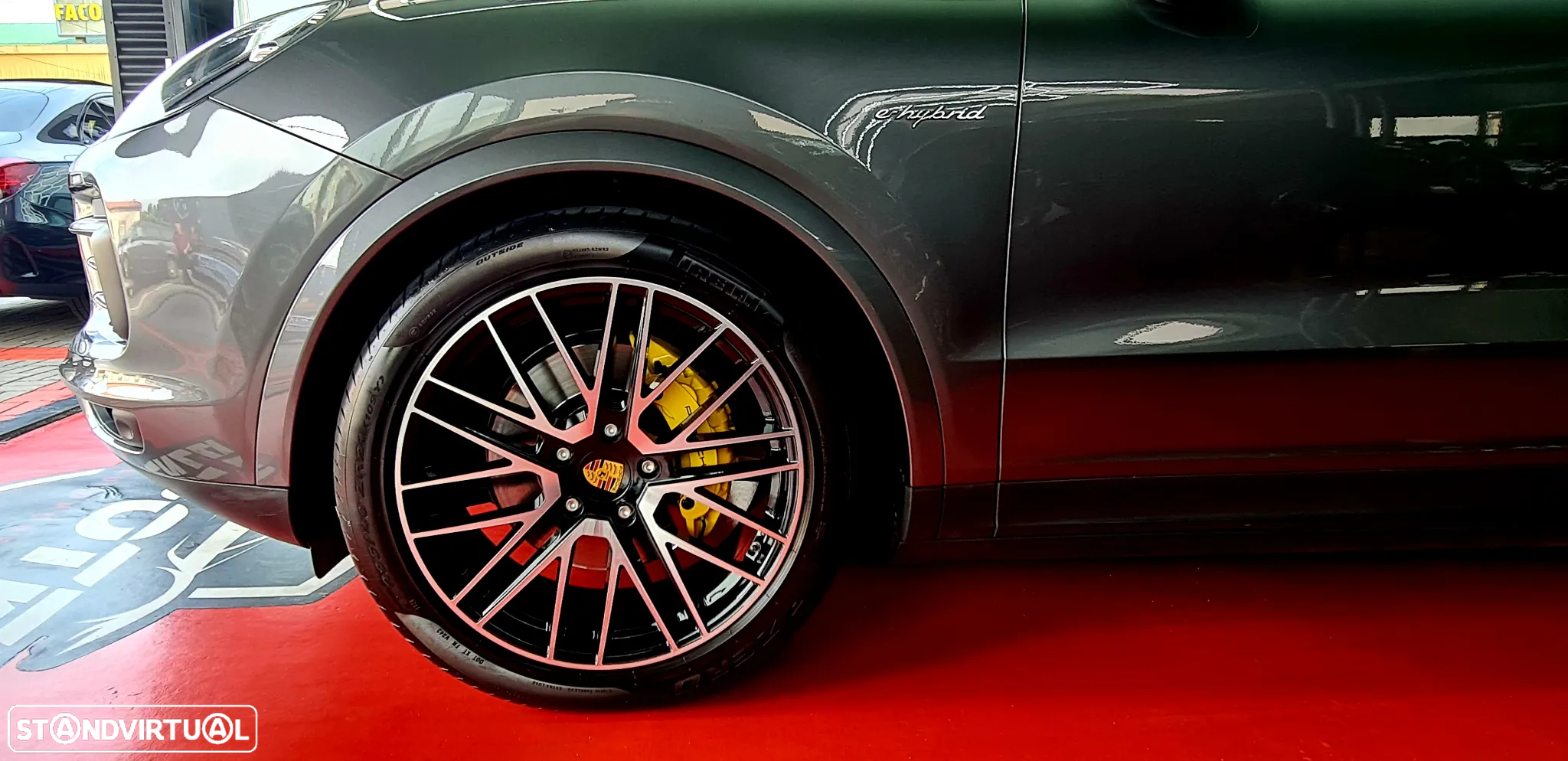 Porsche Cayenne Coupé E-Hybrid - 8
