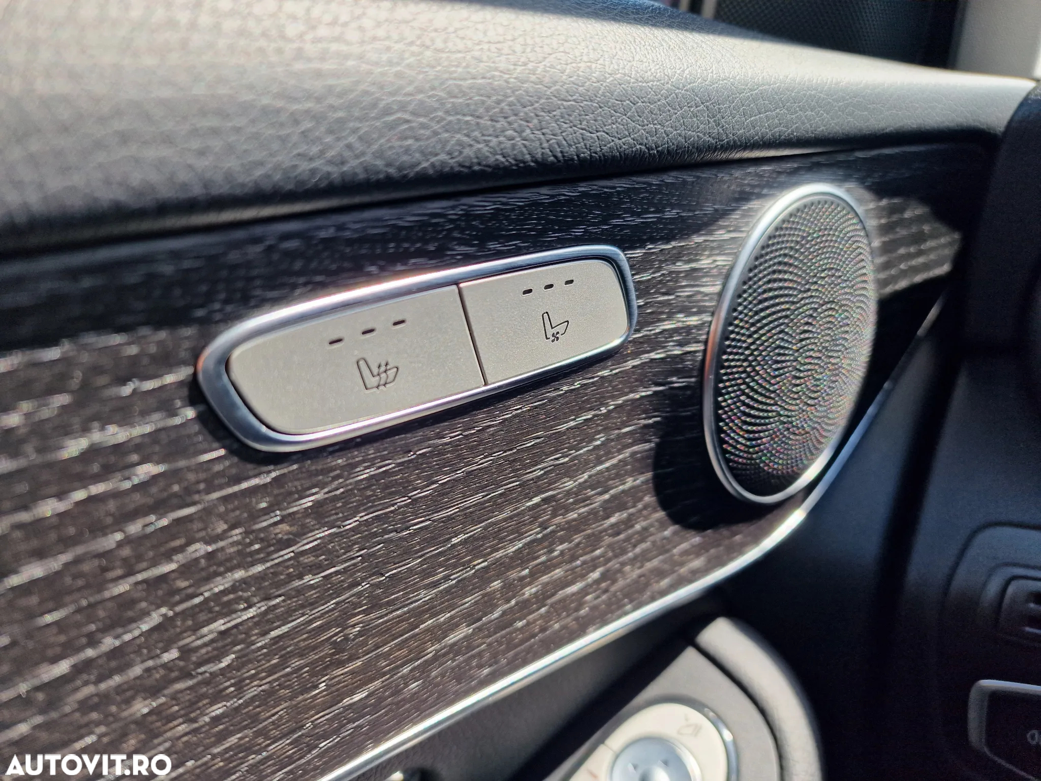 Mercedes-Benz GLC 300 de 4Matic 9G-TRONIC - 30