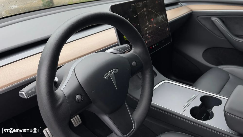 Tesla Model Y Performance Dual Motor AWD - 21
