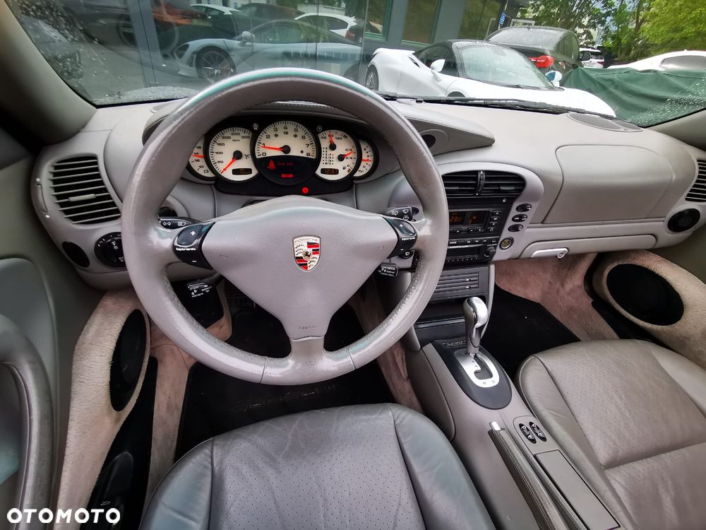 Porsche 911 Carrera 4 S Tiptronic - 25
