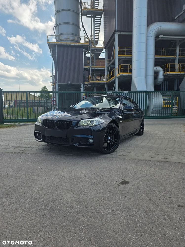 BMW Seria 5 550i Sport-Aut - 17