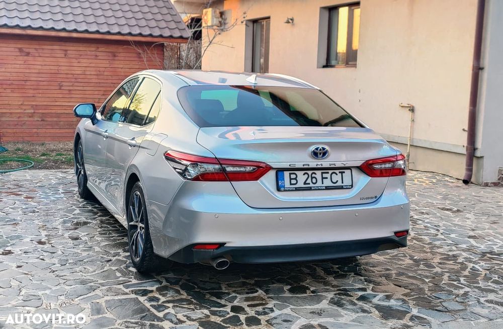 Toyota Camry 2.5 Exclusive - 4