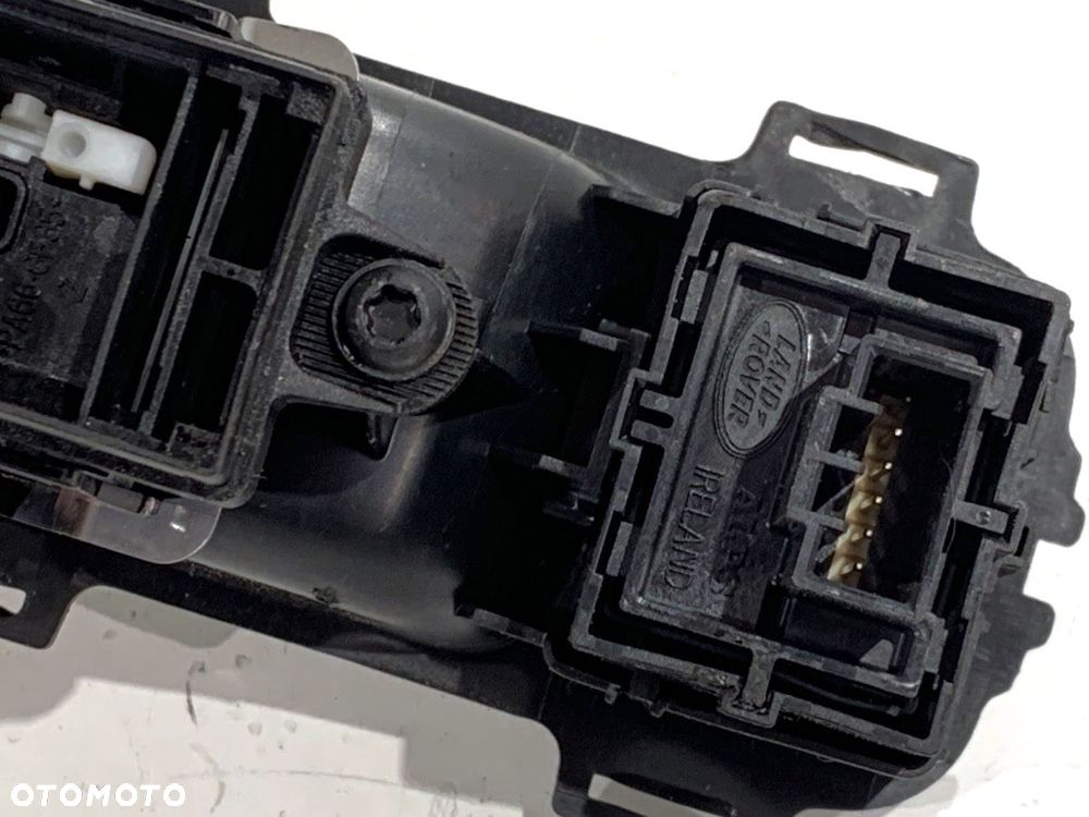 WŁĄCZNIK HAMULCA RĘCZNEGO  JAGUAR F-PACE (X761) 2015 - 2022 2.0 TD4 AWD 132 kW [180 KM] olej - 4