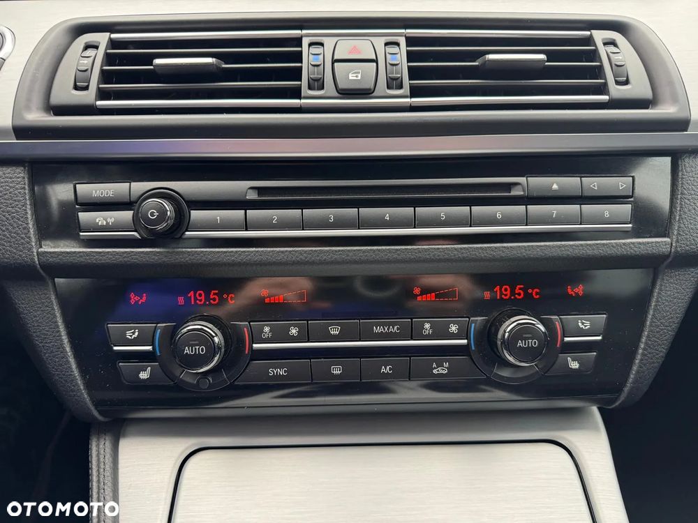 BMW Seria 5 M550d xDrive - 15