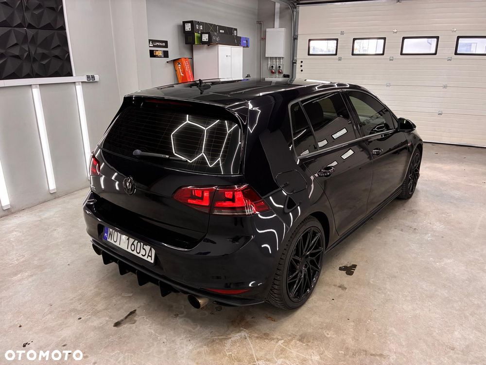Volkswagen Golf 2.0 TSI GTI DSG - 3
