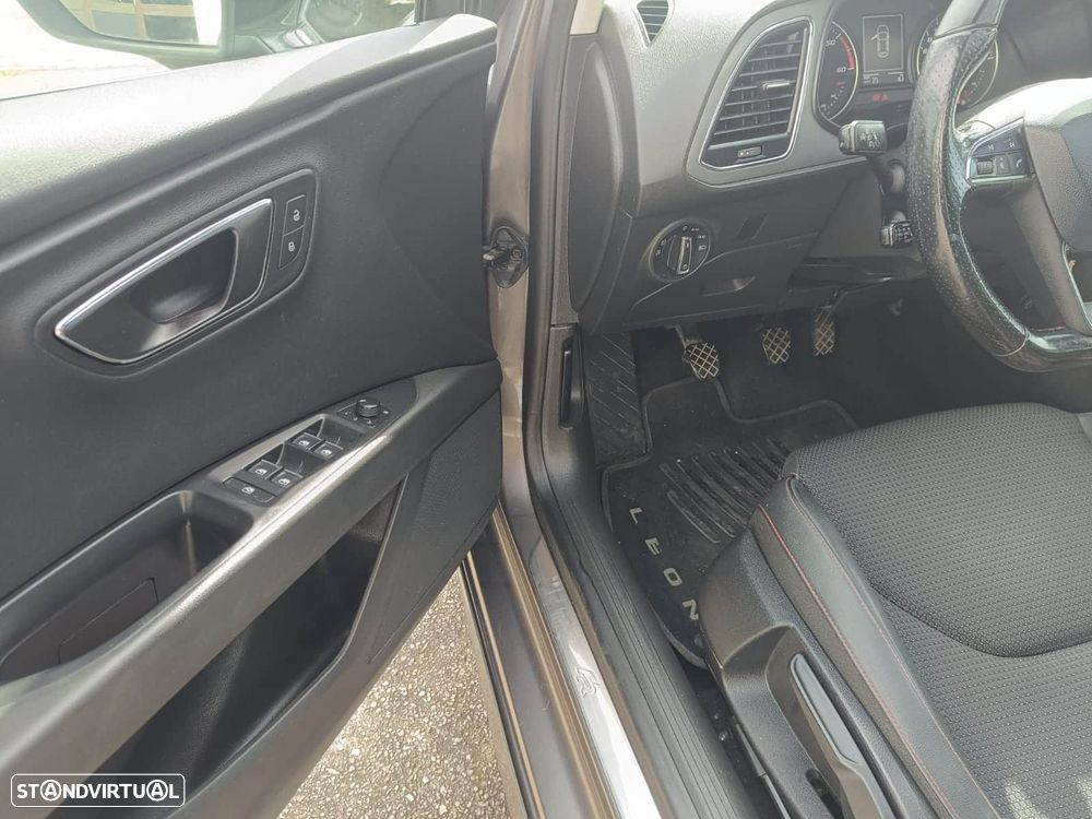 SEAT Leon 2.0 TDI DPF S&S FR - 13