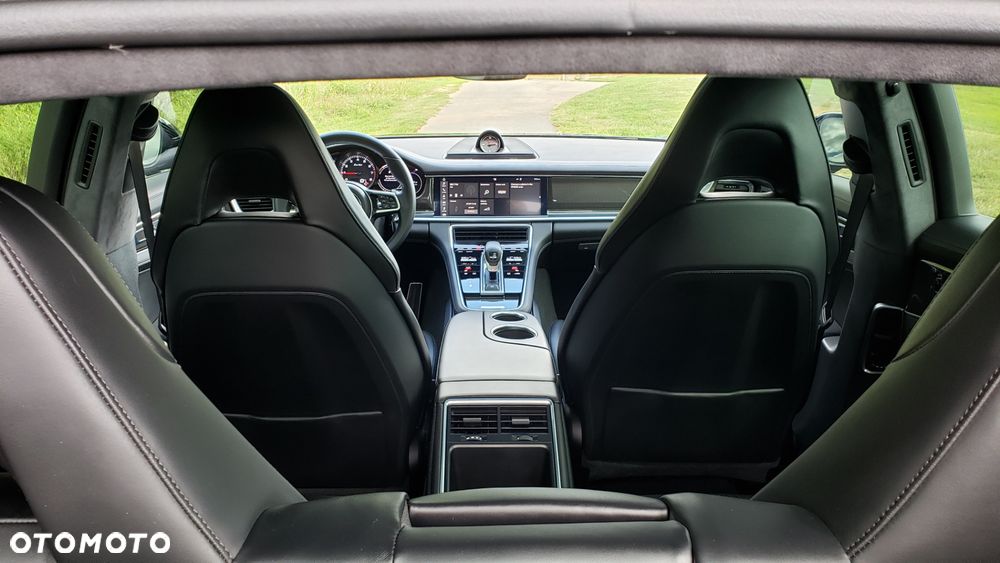 Porsche Panamera - 16