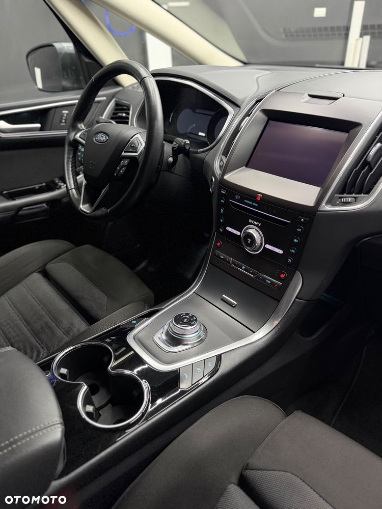 Ford S-Max 2.0 EcoBlue Titanium - 24