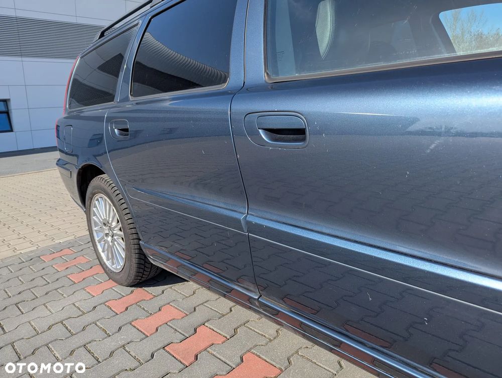 Volvo V70 2.4D5 Momentum - 4