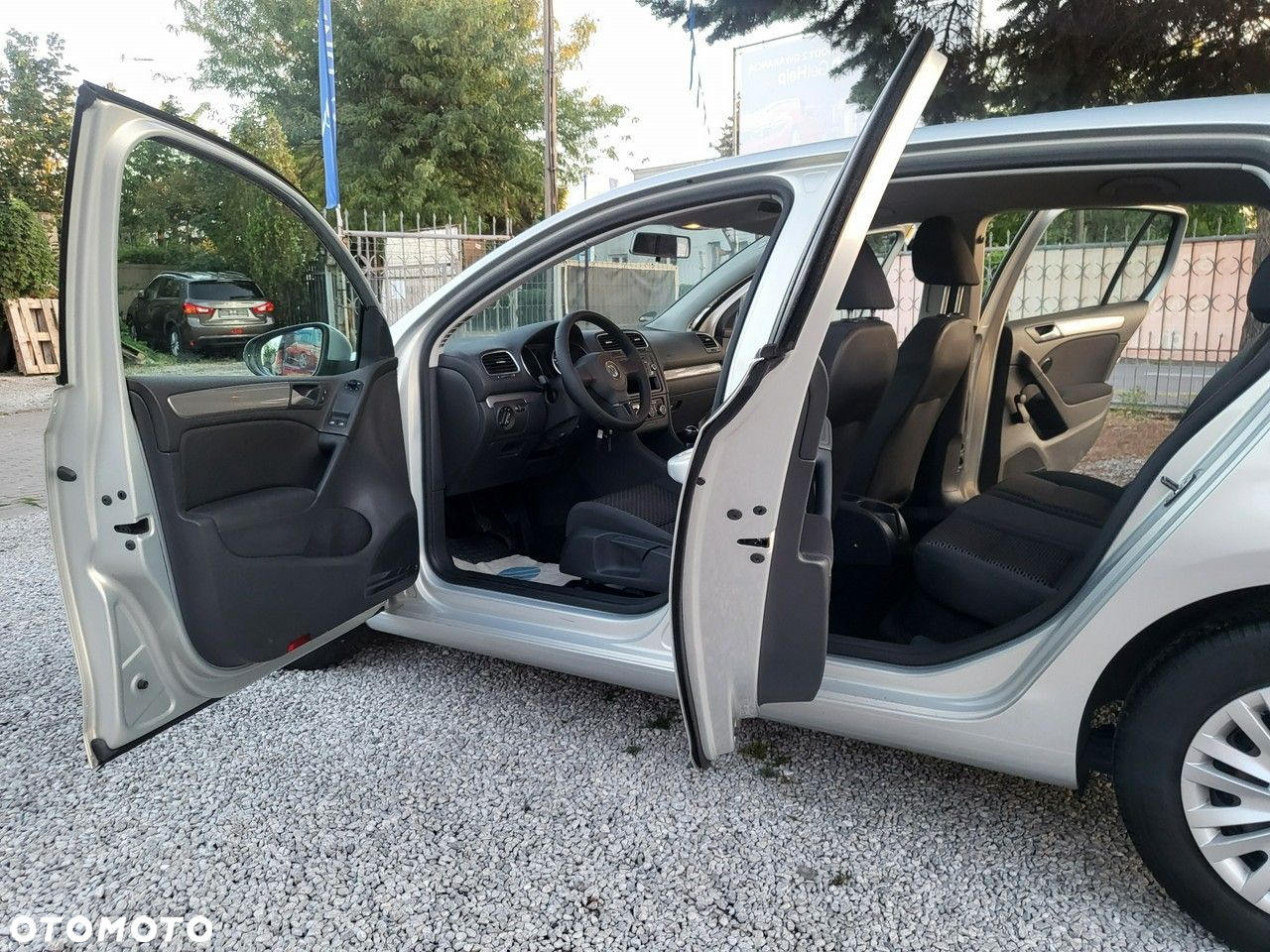 Volkswagen Golf - 22