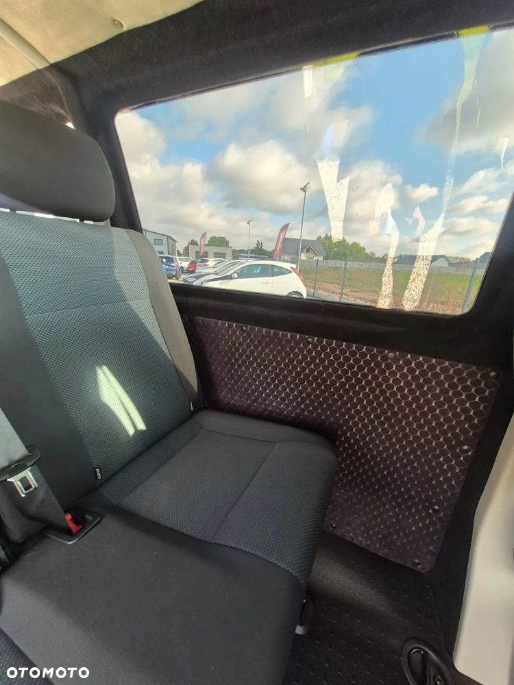 Volkswagen Caravelle - 22