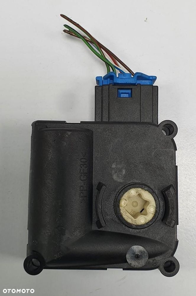 SILNICZEK NAGRZEWNICY AUDI A6 C6 4F0820511A - 2