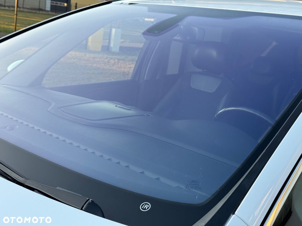 Ford S-Max 2.0 TDCi DPF Titanium X - 32