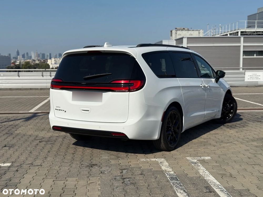 Chrysler Pacifica - 10