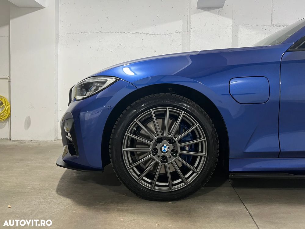BMW Seria 3 330e Aut. M Sport - 25