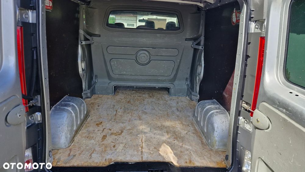 Opel Vivaro - 10