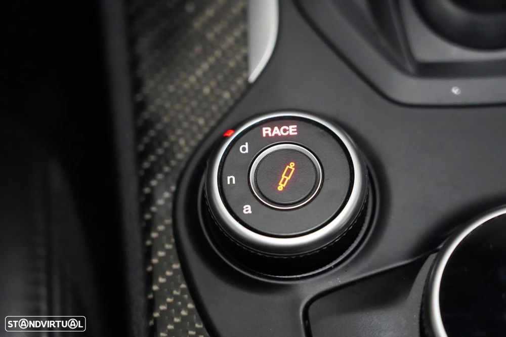 Alfa Romeo Stelvio 2.9 T Quadrifoglio AT8 Q4 - 19