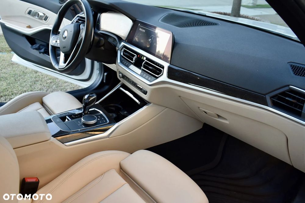 BMW Seria 3 330i - 20