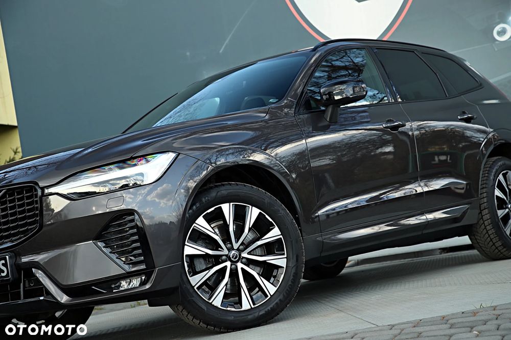 Volvo XC 60 B5 B AWD Plus Dark - 3